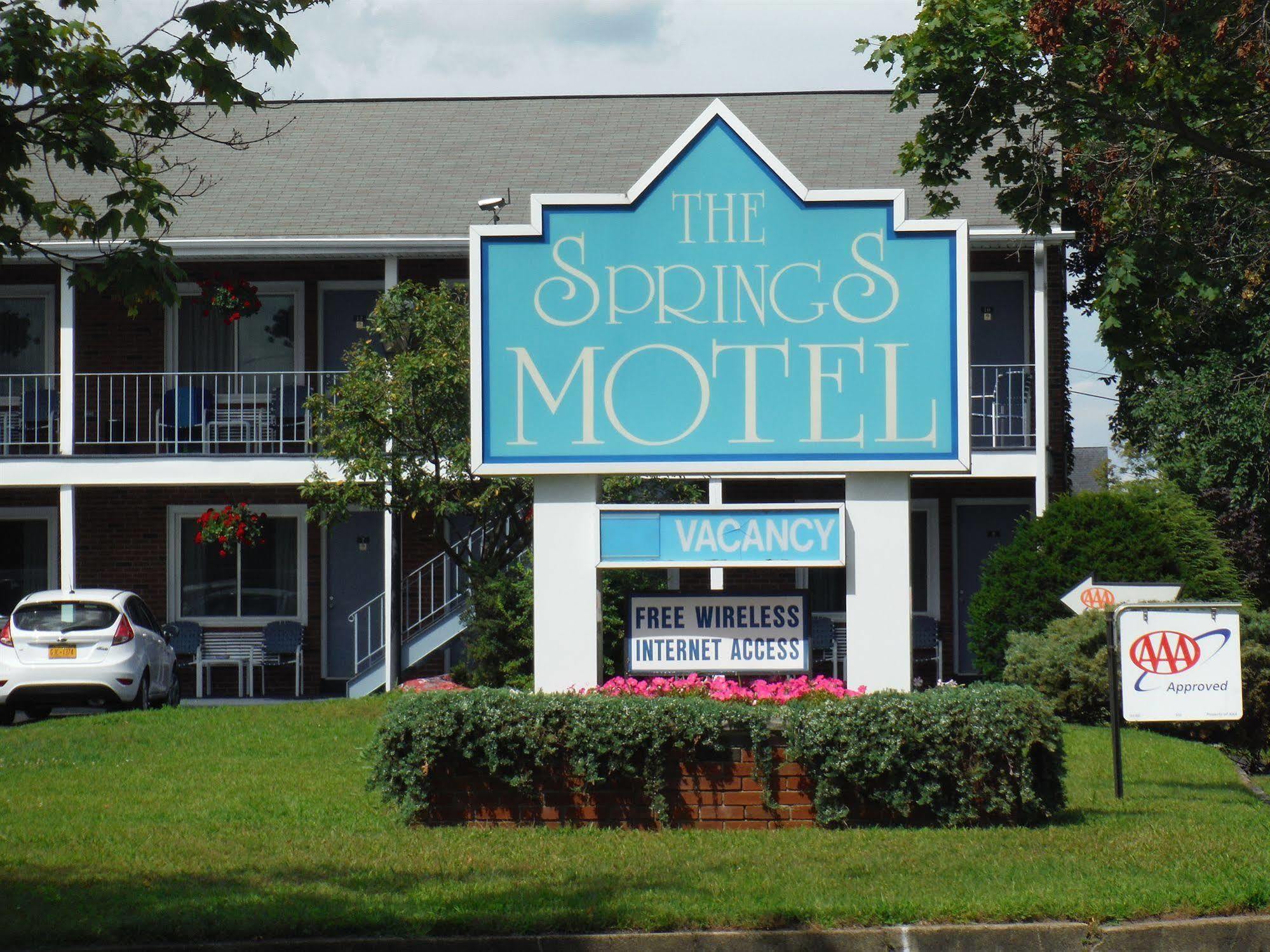 The Springs Motel Saratoga Springs Exteriér fotografie